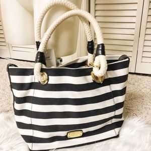 $268 ⬇️ Michael Kors Marina Black and White Bag